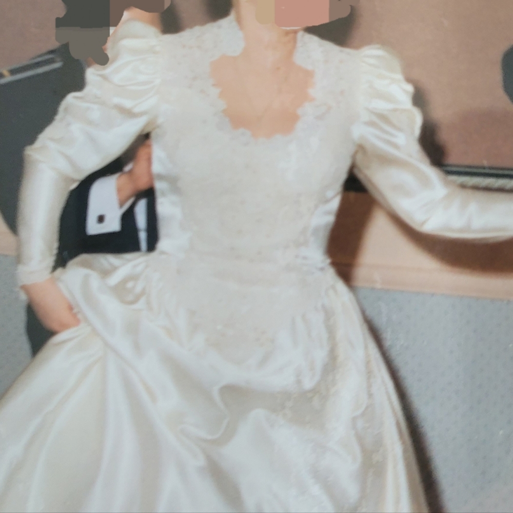 Vintage off-white wedding dress